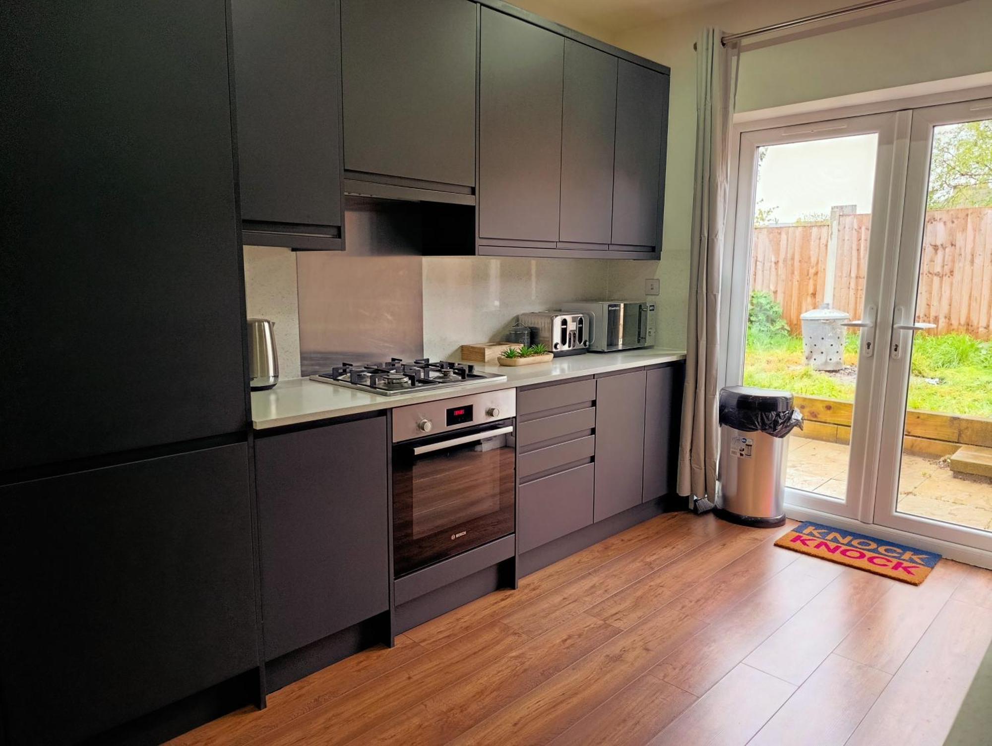 Spacious 3 Bed Flat Belvedere Dartford ภายนอก รูปภาพ