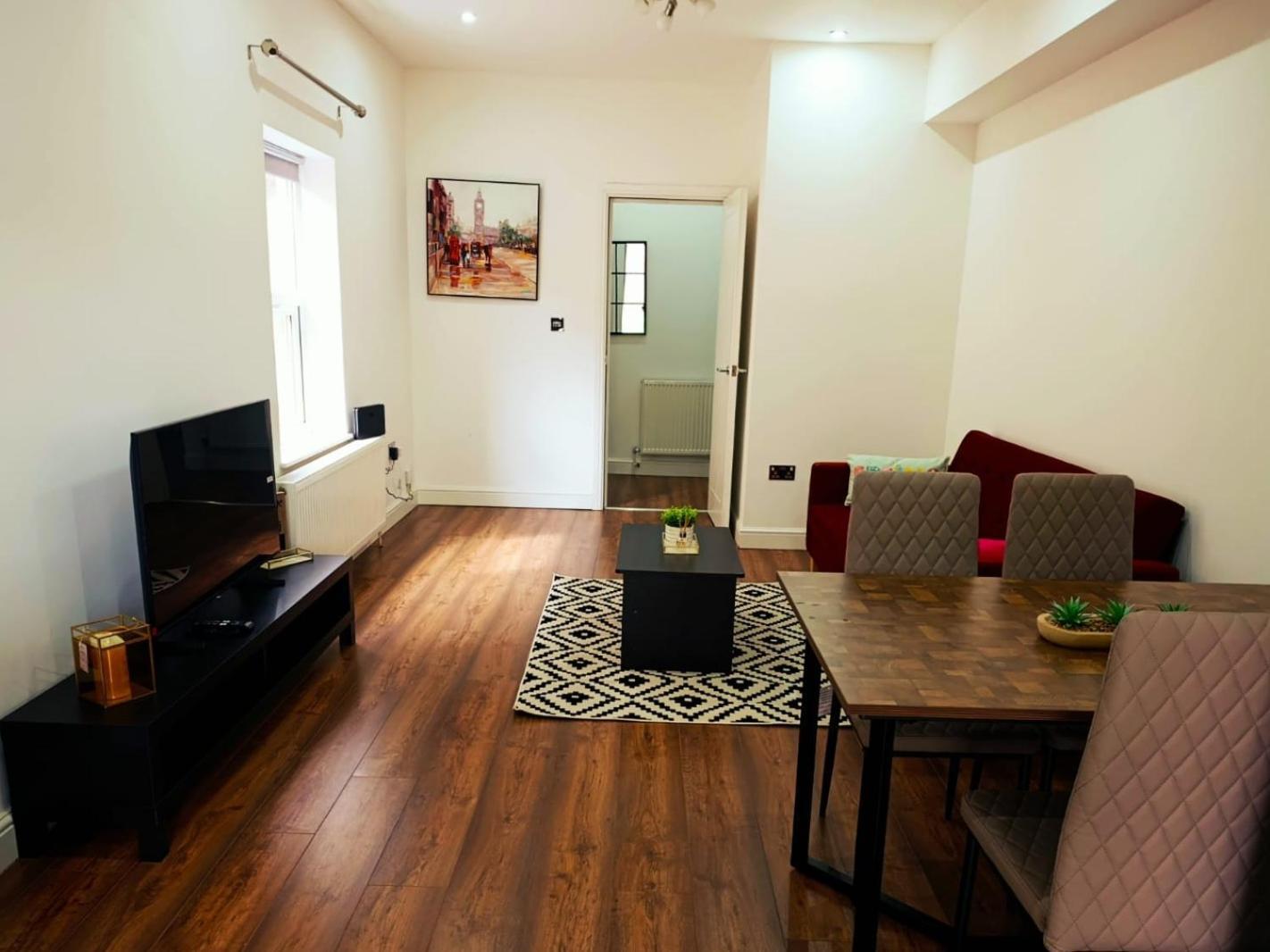Spacious 3 Bed Flat Belvedere Dartford ภายนอก รูปภาพ